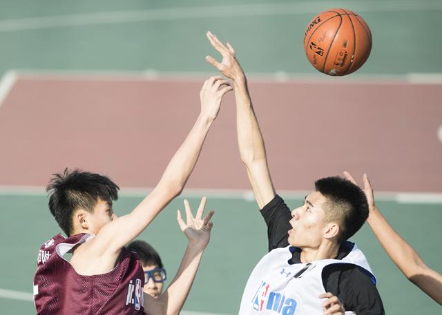 背负蛇族命运的小白，在刺杀国师的途中被打落水中